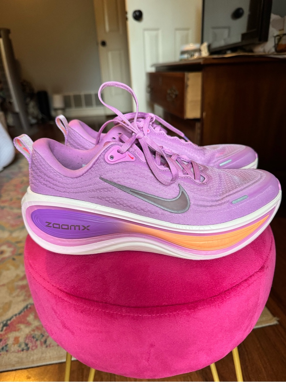 NEW Women’s Nike Vomero Plus size 9.5